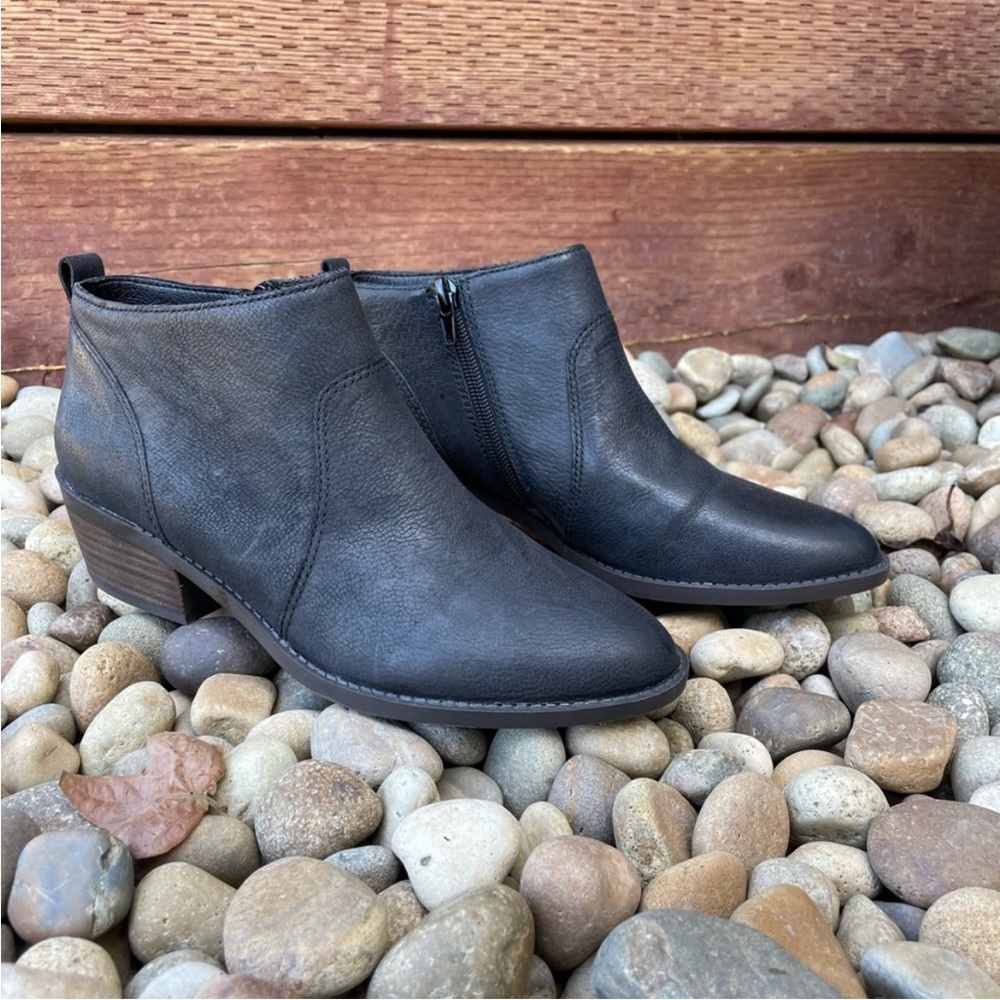Shoes black leather booties size 7.5 new Lucky brand